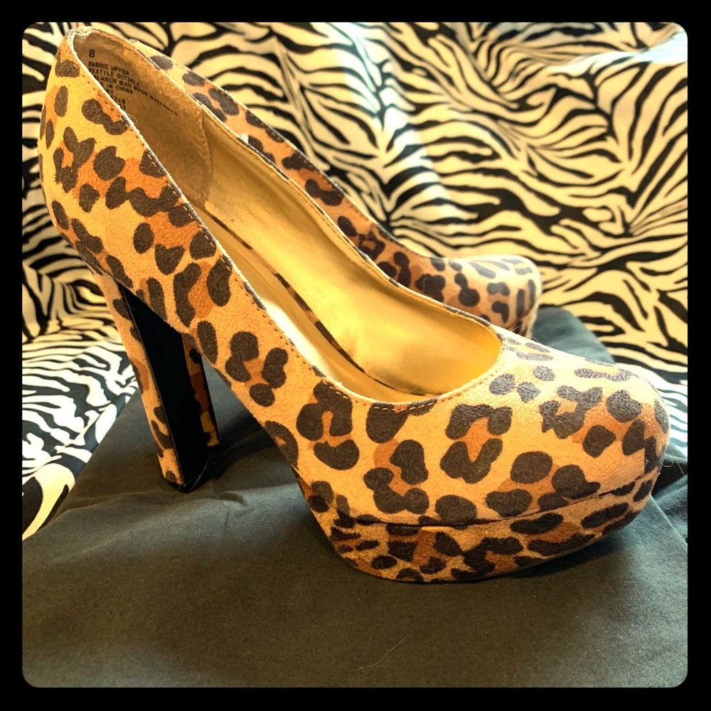 LEOPARD PRINT HIGH HEELS 8 microsuede rubber tread